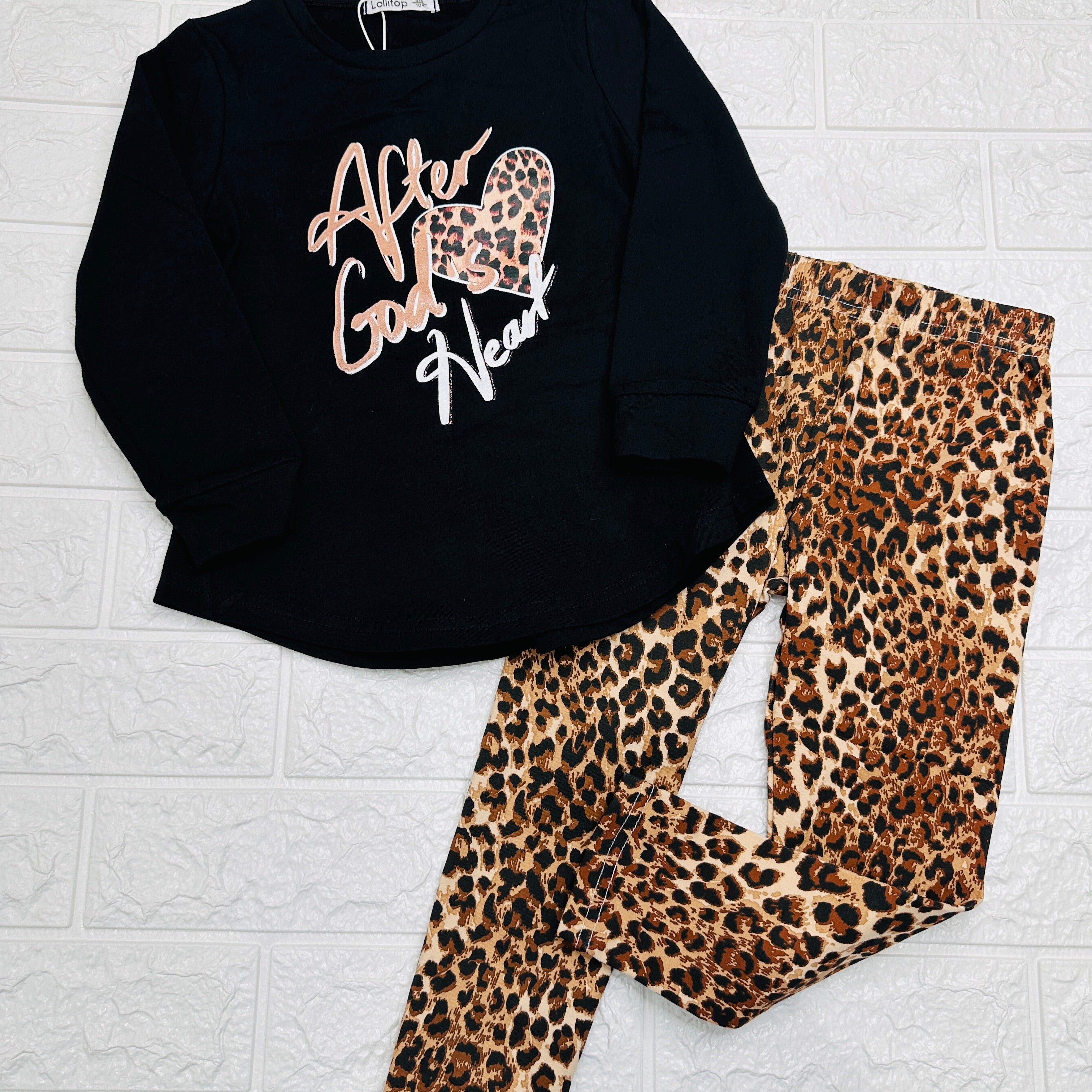 maglia e leggigs animalier nera