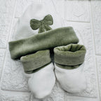Cappello e babbucce fiocco verde