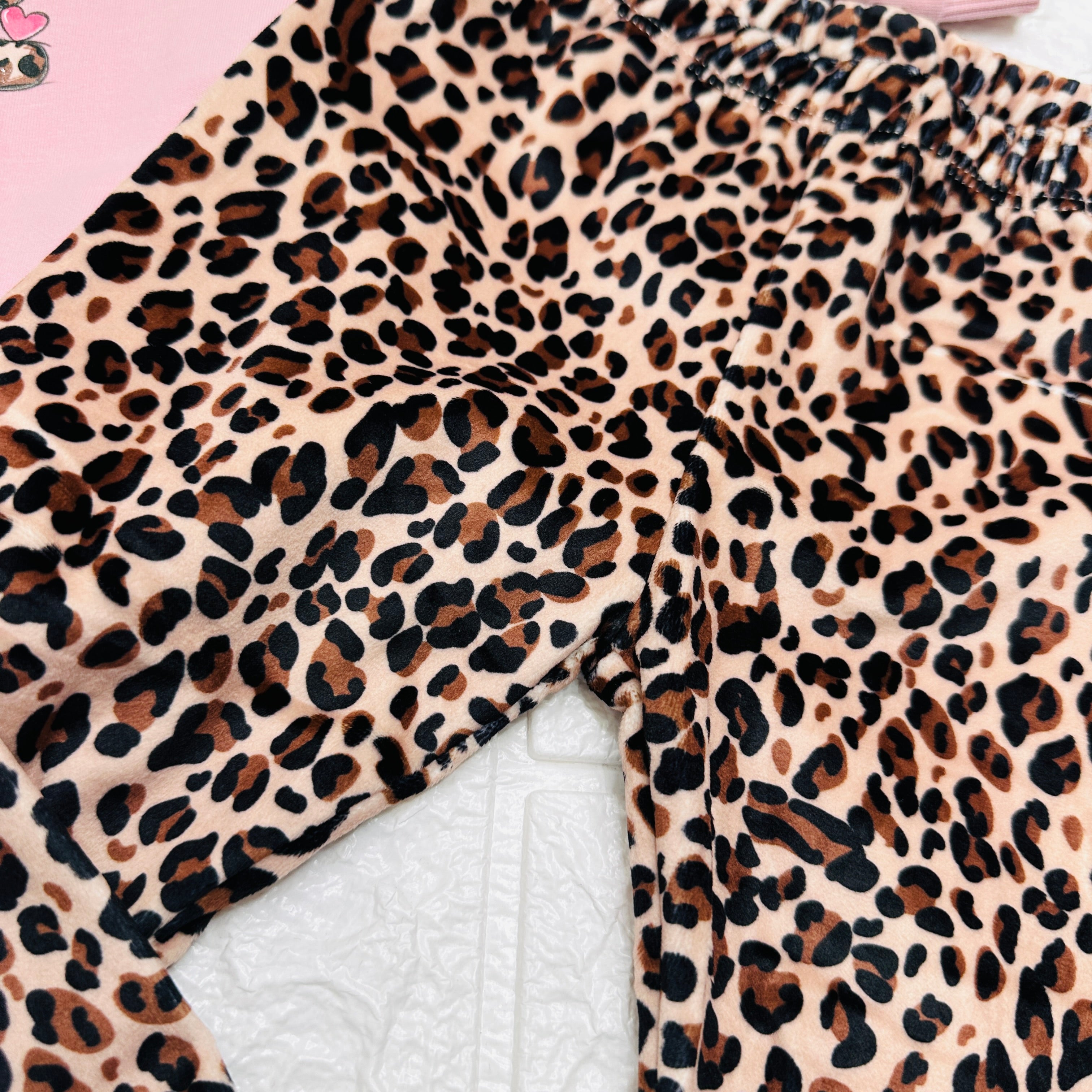 Maglia e leggings love