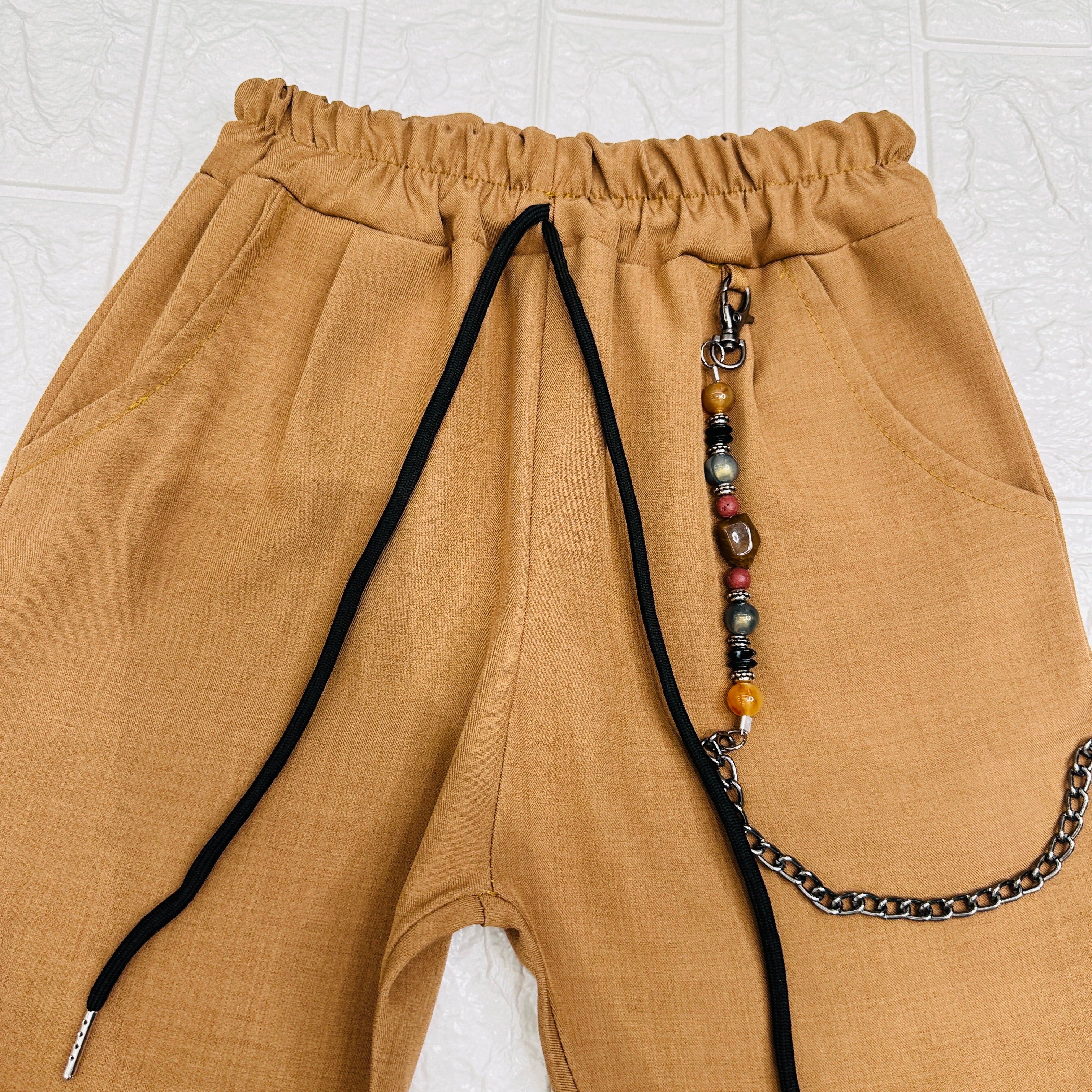 Pantalone modello Capri marrone