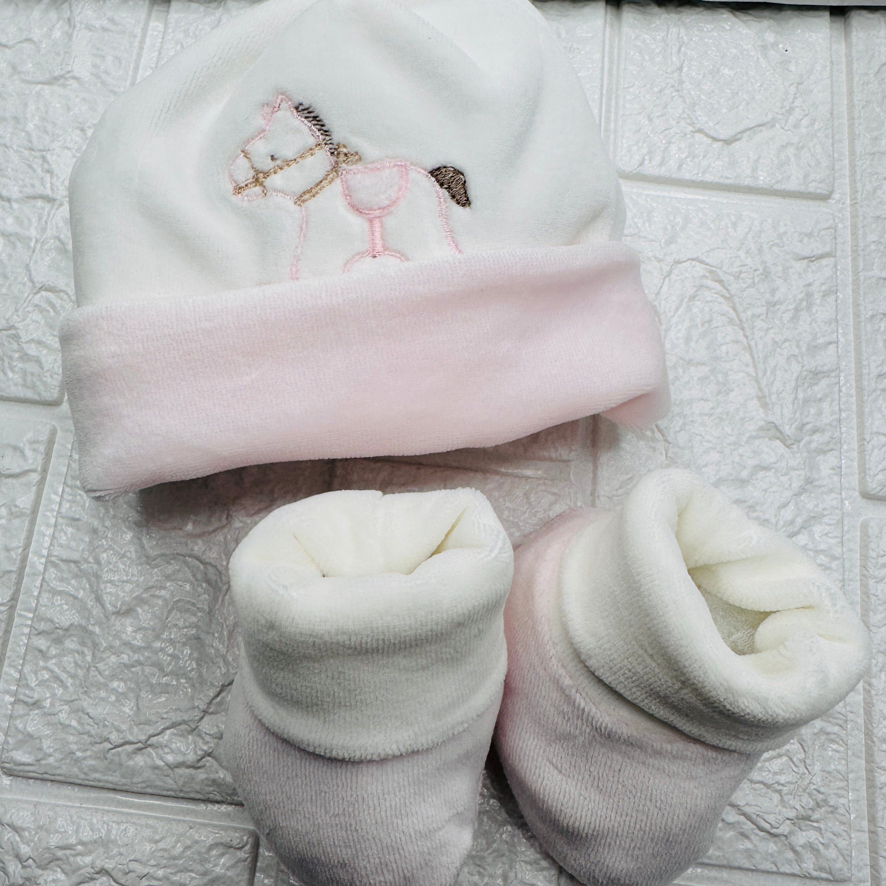Cappello e Babbucce Ciniglia cavallino Rosa