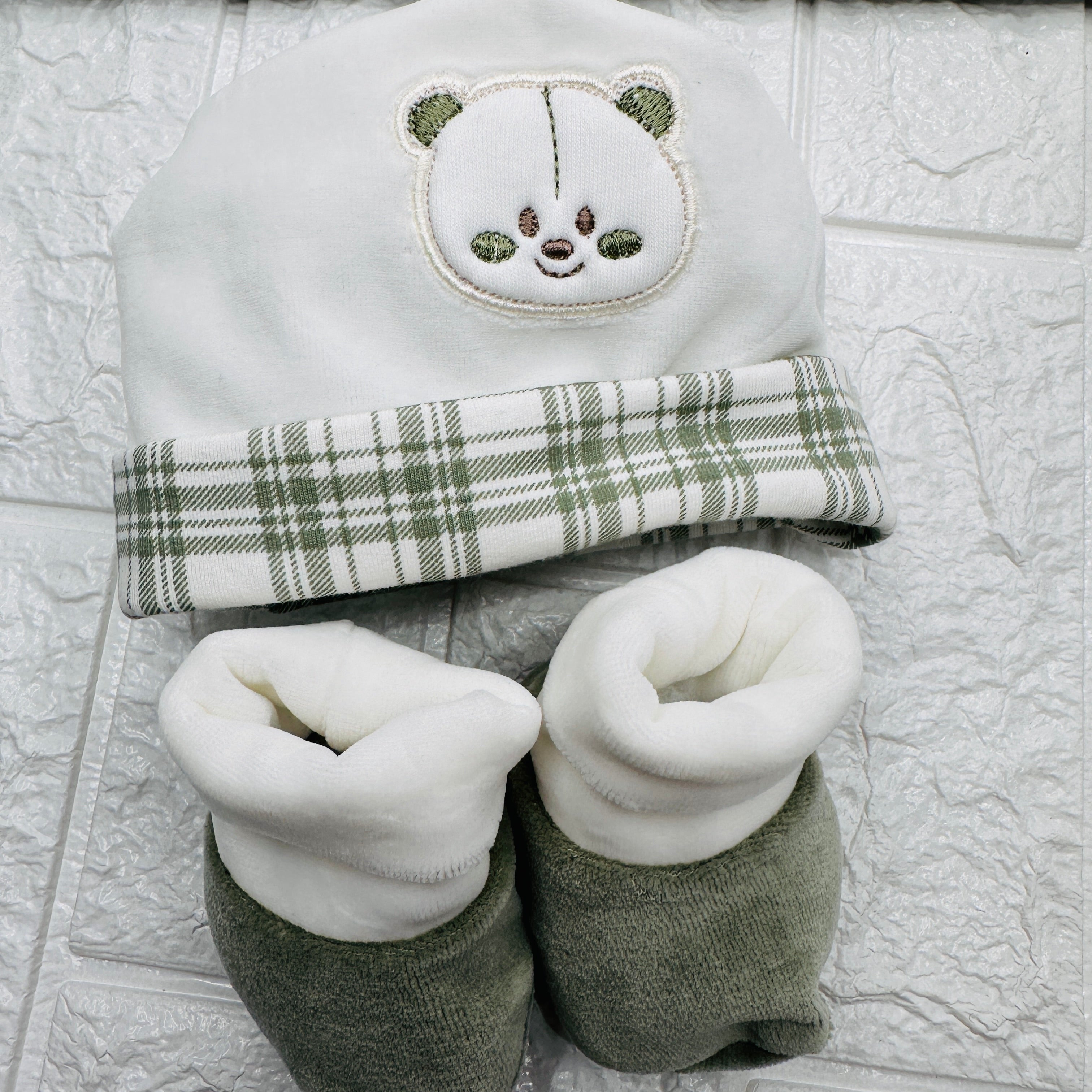 Cappello e Babbucce Ciniglia Orso verde