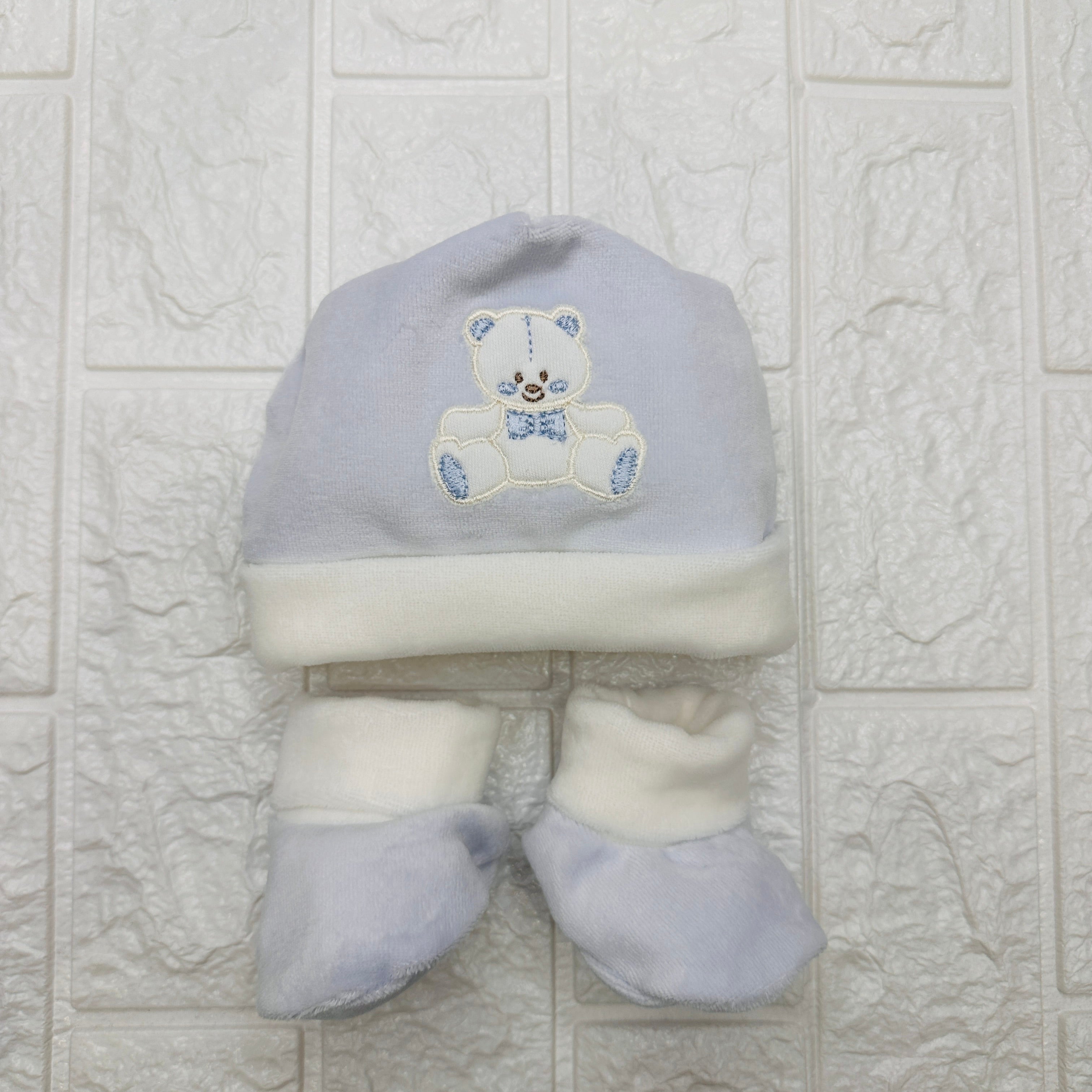 Cappello e babbucce ciniglia orso fiocco celeste