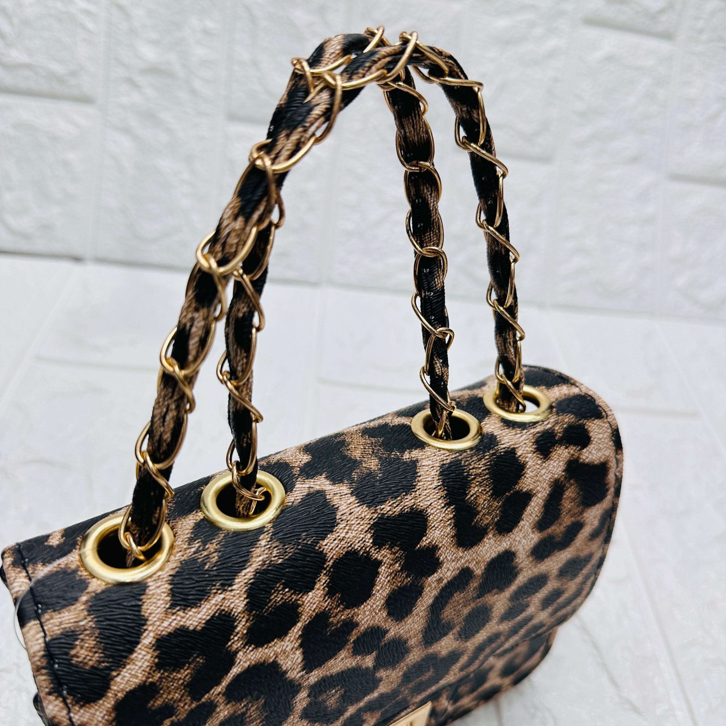 Borsetta leopardata