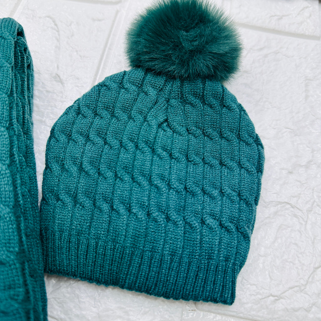 Cappello+scialle verde