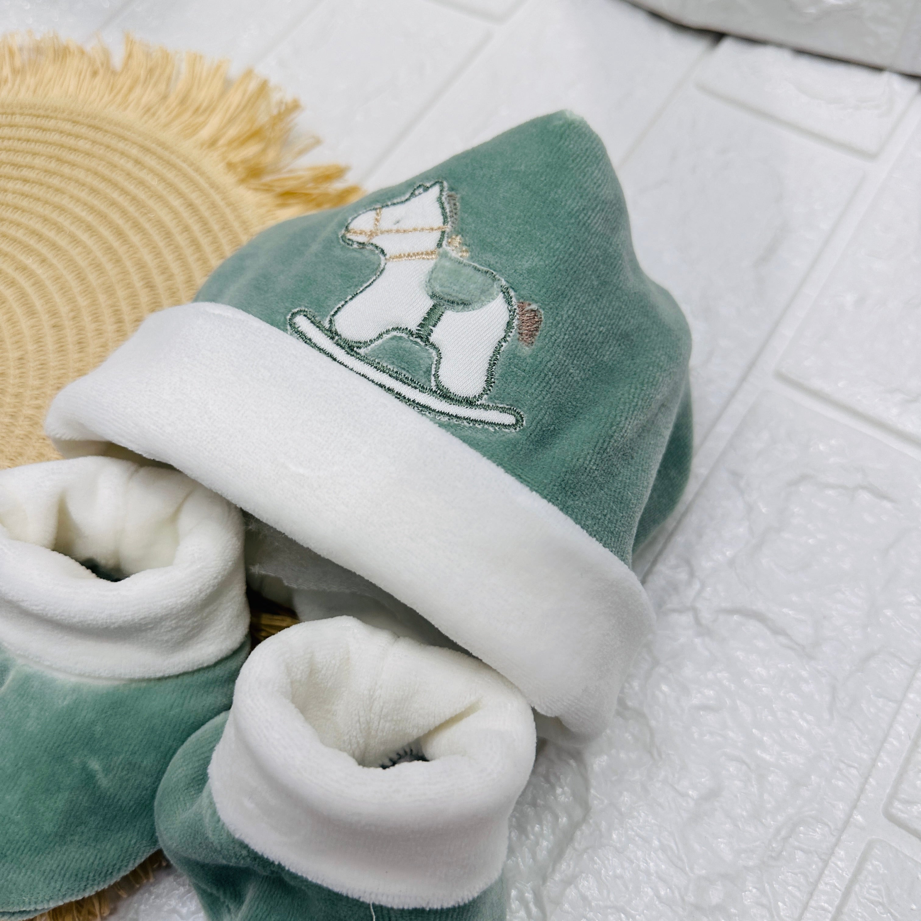 Cappello + babbucce Cavallino ciniglia  Verde